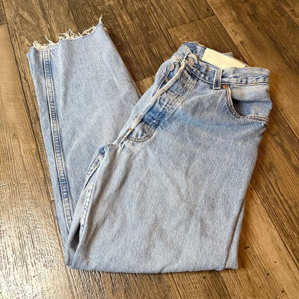 ALIGRACE Vintage 1996 Levi's 501 Button Fly Made in USA Distressed Jeans 36x32